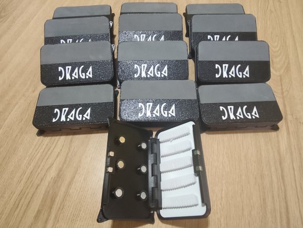 Caja pequeña secamoscas